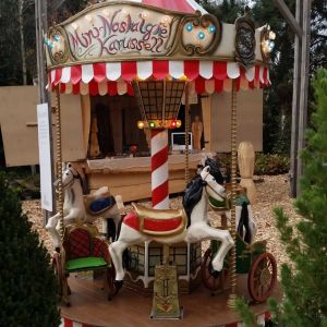 Nostalgiekarussell Pferdchen mieten, Kinderkarussell Vermietung, Verleih
