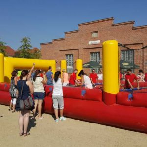 Menschenkicker mieten, Human-soccer Vermietung, Human-Footballtable Verleih