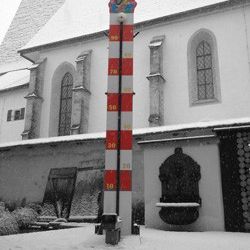 Hau den Lukas rot -weiß mieten, Hau-den-Lukas Vermietung