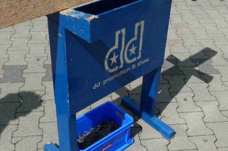 Wettnageln mieten, Nagelbock Vermietung