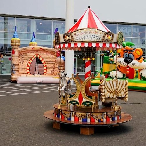 Eventmodule Karussell, Hüpfburgen und 4 Gewinnt in Berlin